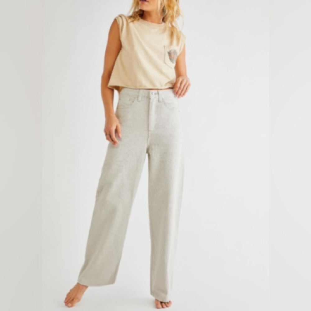 EUC Levi's High Loose Women's Mushroom Gray Jeans - 30